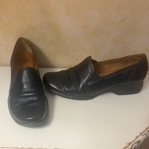 Sofft Navy Blue Leather Slip-On Shoes Size 8.5